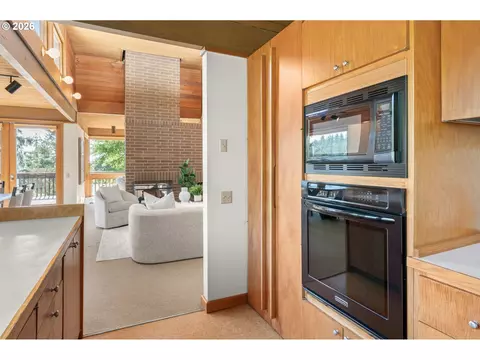 2300 Parkside Ln, Eugene, OR 97403 photo 13
