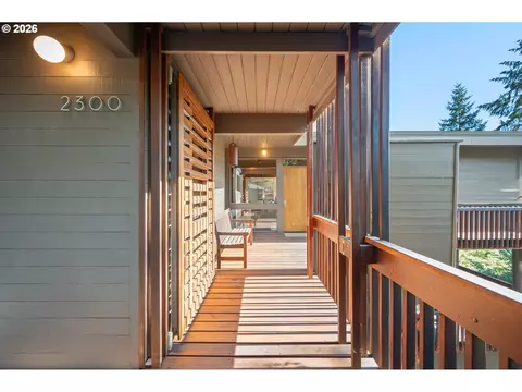 2300 Parkside Ln, Eugene, OR 97403 photo 5
