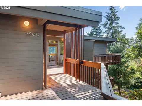 2300 Parkside Ln, Eugene, OR 97403 photo 4