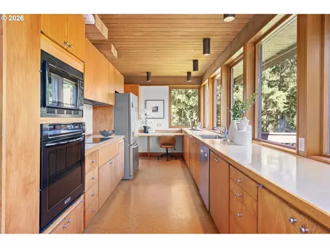 2300 Parkside Ln, Eugene, OR 97403 photo 11
