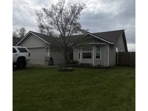 516 Pegasus Ct, Molalla, OR 97038