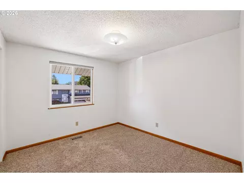 Bedroom - 1485 SE 11th St, Gresham, OR 97080 photo 1 of 6