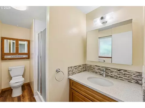 Bath - 1485 SE 11th St, Gresham, OR 97080 photo 1 of 5