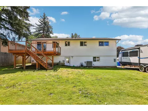Exterior - 1485 SE 11th St, Gresham, OR 97080 photo 11 of 15