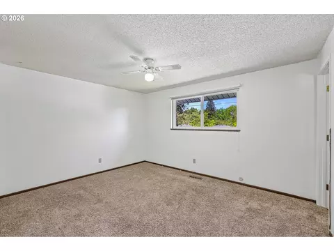 Bedroom - 1485 SE 11th St, Gresham, OR 97080 photo 3 of 6
