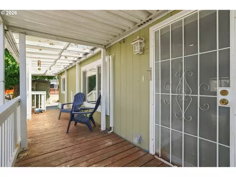 Exterior - 5335 Daisy St #101, Springfield, OR 97478 photo 1 of 4