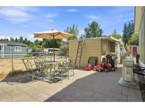 Exterior - 5335 Daisy St #101, Springfield, OR 97478 photo 4 of 4