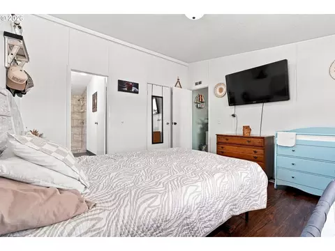 Bedroom - 5335 Daisy St #101, Springfield, OR 97478 photo 3 of 5