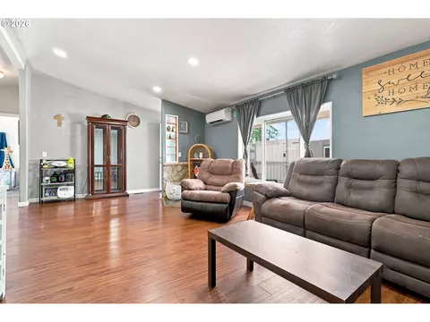 Living - 5335 Daisy St #101, Springfield, OR 97478 photo 2 of 2