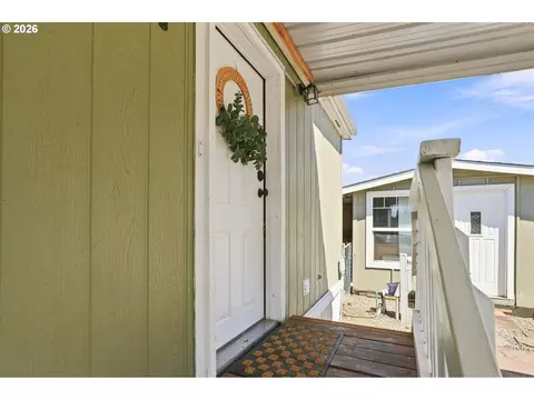 Exterior - 5335 Daisy St #101, Springfield, OR 97478 photo 3 of 4