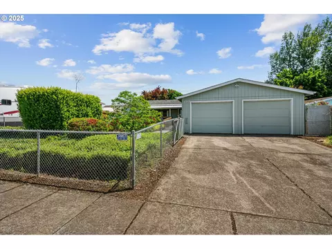 420 NE Dallas Dr, Dallas, OR 97338