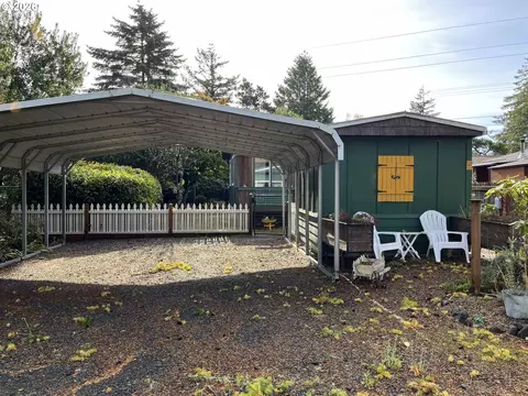 154 Outer Dr, Florence, OR 97439 photo 2