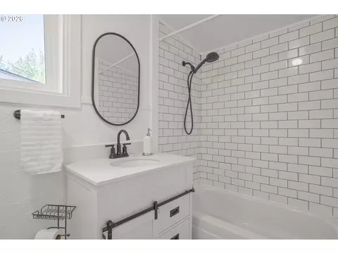 Bath - 1875 W 18th Ave, Eugene, OR 97402 photo 1 of 1