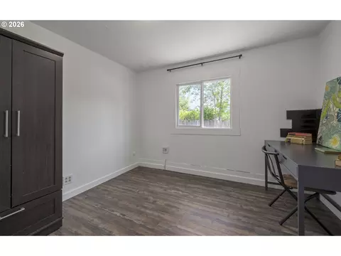 Bedroom - 1875 W 18th Ave, Eugene, OR 97402 photo 1 of 4