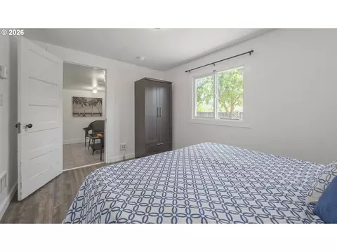 Bedroom - 1875 W 18th Ave, Eugene, OR 97402 photo 3 of 4