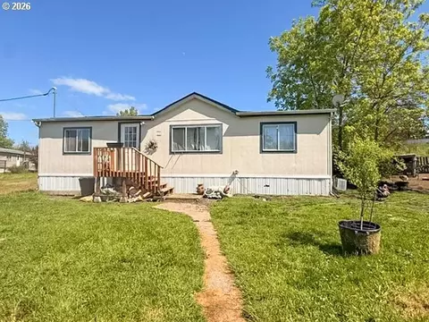 5123 Melody Ln, Roseburg, OR 97470