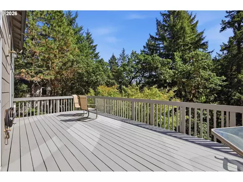 Exterior - 721 Brookside Dr, Eugene, OR 97405 photo 4 of 4