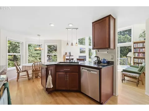 Kitchen - 721 Brookside Dr, Eugene, OR 97405 photo 4 of 6