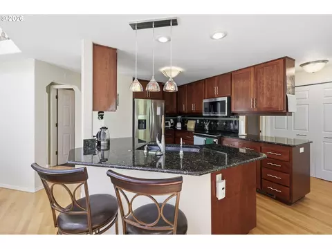 Kitchen - 721 Brookside Dr, Eugene, OR 97405 photo 3 of 6