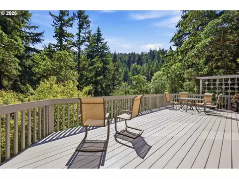 Exterior - 721 Brookside Dr, Eugene, OR 97405 photo 2 of 4