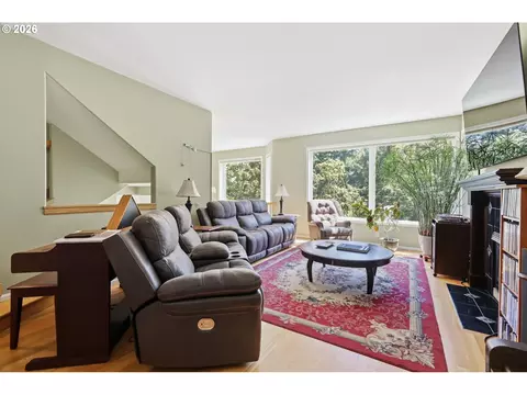 Living - 721 Brookside Dr, Eugene, OR 97405 photo 2 of 10