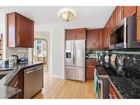 Kitchen - 721 Brookside Dr, Eugene, OR 97405 photo 6 of 6