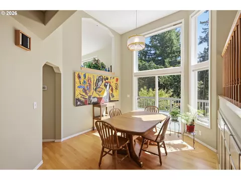 Dining - 721 Brookside Dr, Eugene, OR 97405 photo 2 of 4