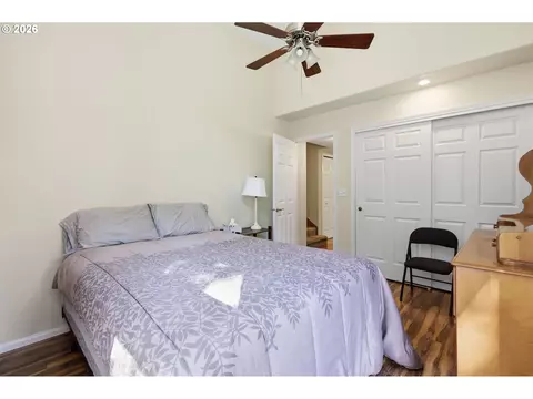 Bedroom - 721 Brookside Dr, Eugene, OR 97405 photo 6 of 6