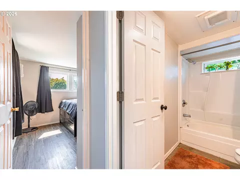 Entry Way - 1415 S Bertelsen Rd #40, Eugene, OR 97402 photo 1 of 1
