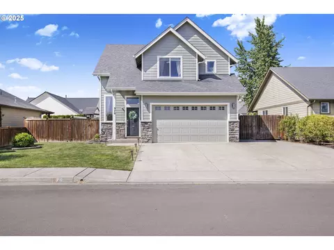 976 SW Coral St, Junction City, OR 97448