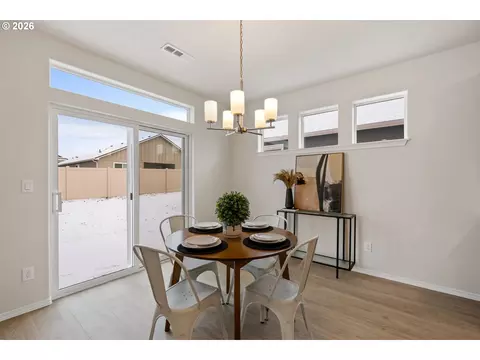 Dining - 5275 Holly St, Springfield, OR 97478 photo 1 of 1