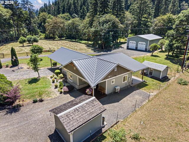 1462 Schad Rd, Elkton, OR 97436