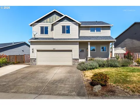 843 Julie Ln, Molalla, OR 97038