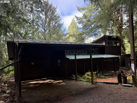 5721 Mercer Creek Dr, Florence, OR 97439