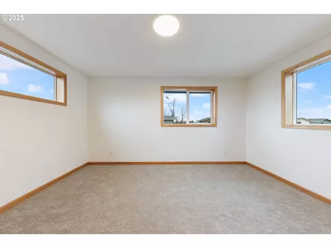 Bedroom - 5275 Forest Ln, Eugene, OR 97402 photo 8 of 12