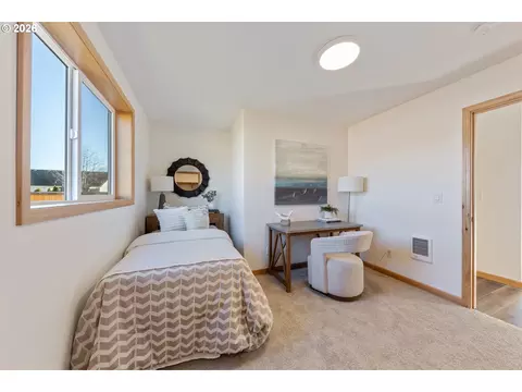 Bedroom - 5275 Forest Ln, Eugene, OR 97402 photo 12 of 12