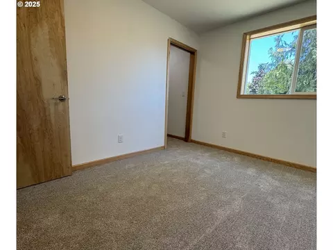 Bedroom - 5275 Forest Ln, Eugene, OR 97402 photo 3 of 12