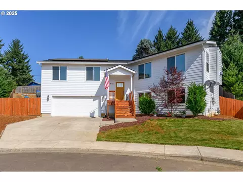 413 NW Pacific Hills Dr, Willamina, OR 97396
