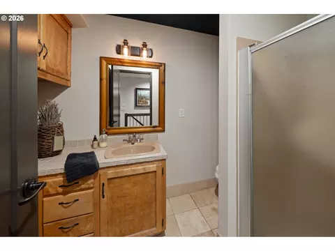 Bath - 7700 Cason Ln, Gladstone, OR 97027 photo 3 of 3