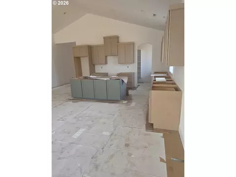Kitchen - 19045 Ochoco Ct #68, Sandy, OR 97055 photo 1 of 1