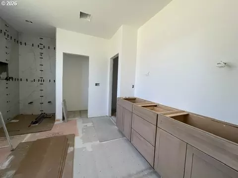 Bath - 19045 Ochoco Ct #68, Sandy, OR 97055 photo 1 of 2