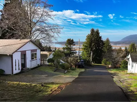 394 Alder St, Wheeler, OR 97147