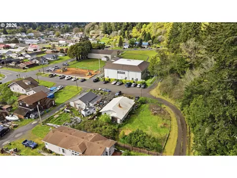 View/Area - 480 Poplar St, Powers, OR 97466 photo 4 of 7