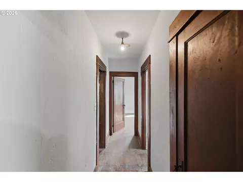Entry Way - 480 Poplar St, Powers, OR 97466 photo 1 of 1