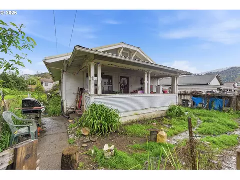 Exterior - 480 Poplar St, Powers, OR 97466 photo 5 of 9