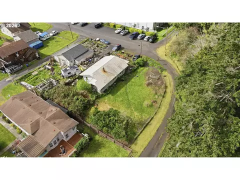 View/Area - 480 Poplar St, Powers, OR 97466 photo 5 of 7