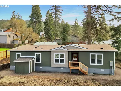 505 S 71st St, Springfield, OR 97478
