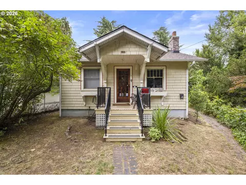 802 NE Cottage St, Salem, OR 97301