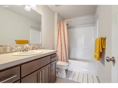 Bath - 38475 Maple St, Sandy, OR 97055 photo 3 of 3