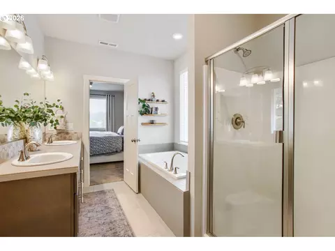 Bath - 38475 Maple St, Sandy, OR 97055 photo 2 of 3